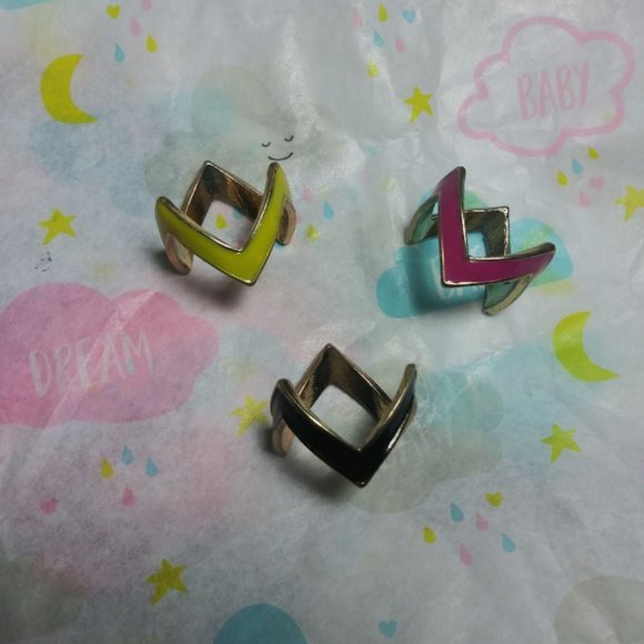 3 Crown Stackable Rings - Picture 8 of 12